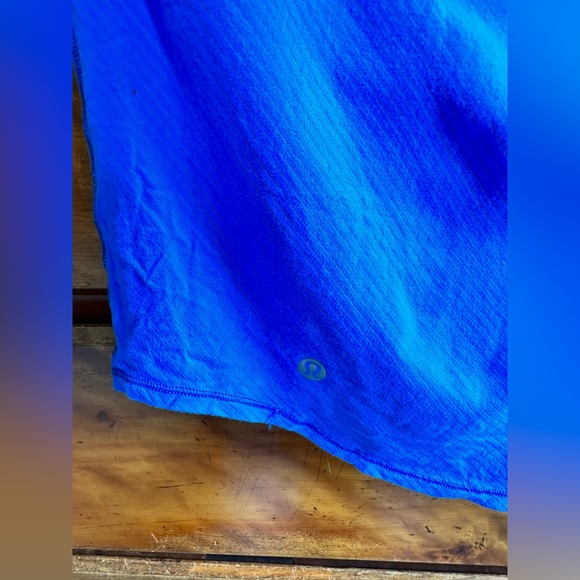 Lululemon workout top with built in sports bra size XS - Picture 6 of 6